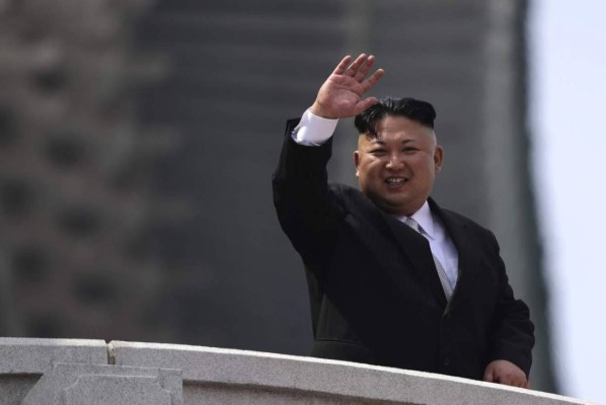 El líder norcoreano Kim Jong-un asumió el poder del régimen a sus 27 años. Actualmente tiene 33 y mantiene al mundo en vilo con su programa nuclear y sus constantes provocaciones a la Comunidad Internacional.
