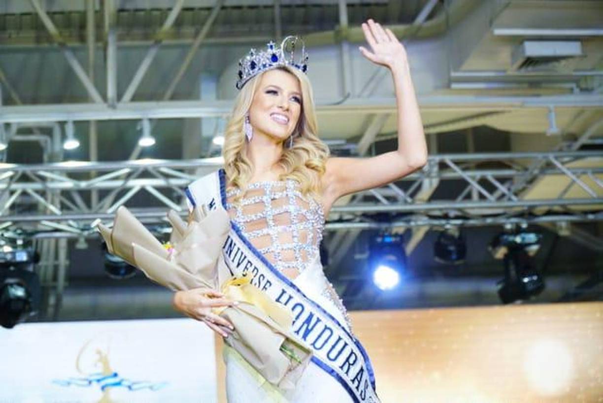 Las candidatas fueron evaluadas por un jurado calificador que valoró puntualidad, elegancia, personalidad, porte, comunicación y seguridad.