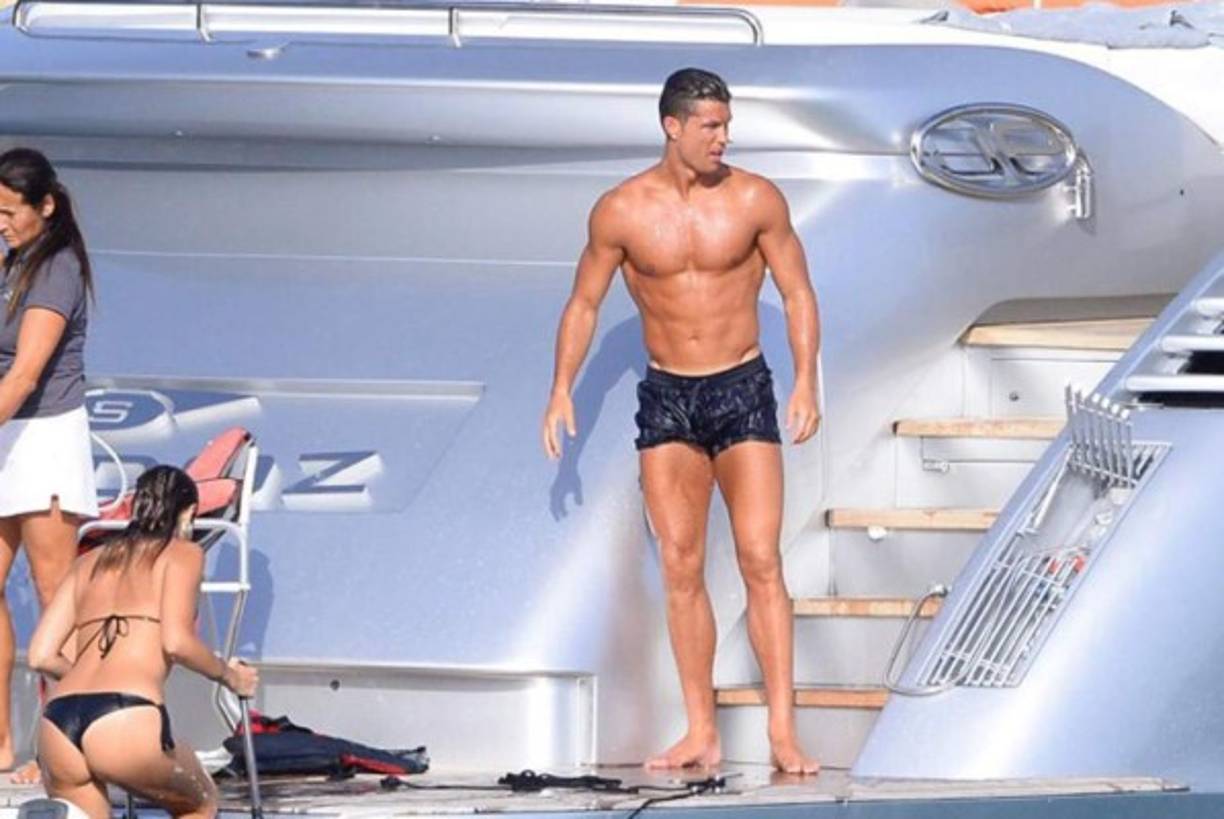 Cristiano Ronaldo la pasa a lo grande en la isla de Ibiza. Foto GTRES.