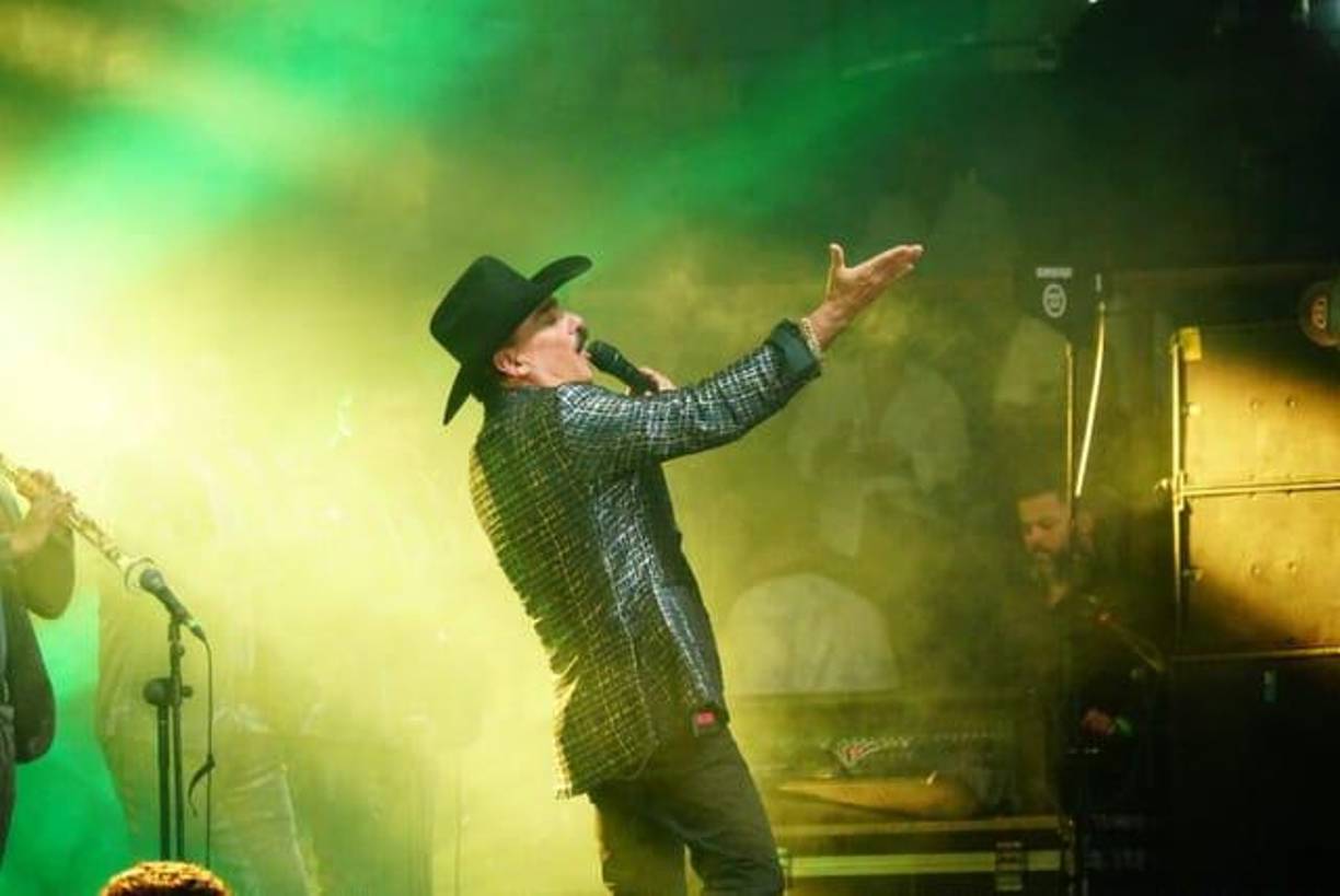 “La gente es maravillosa, y con la emoción de esta presentación que tenemos en el Campo Agas”, expresó el Chapo de Sinaloa. Fotografía: La Prensa / Amílcar Izaguirre