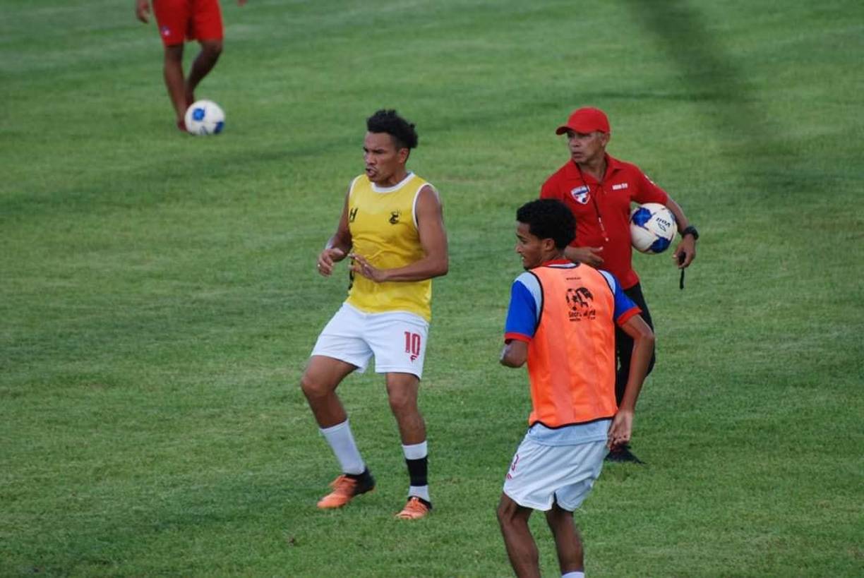  El Atlético Júnior tendrá en su equipo a una de las leyendas del fútbol hondureño, ‘Rambo’ de León. 
