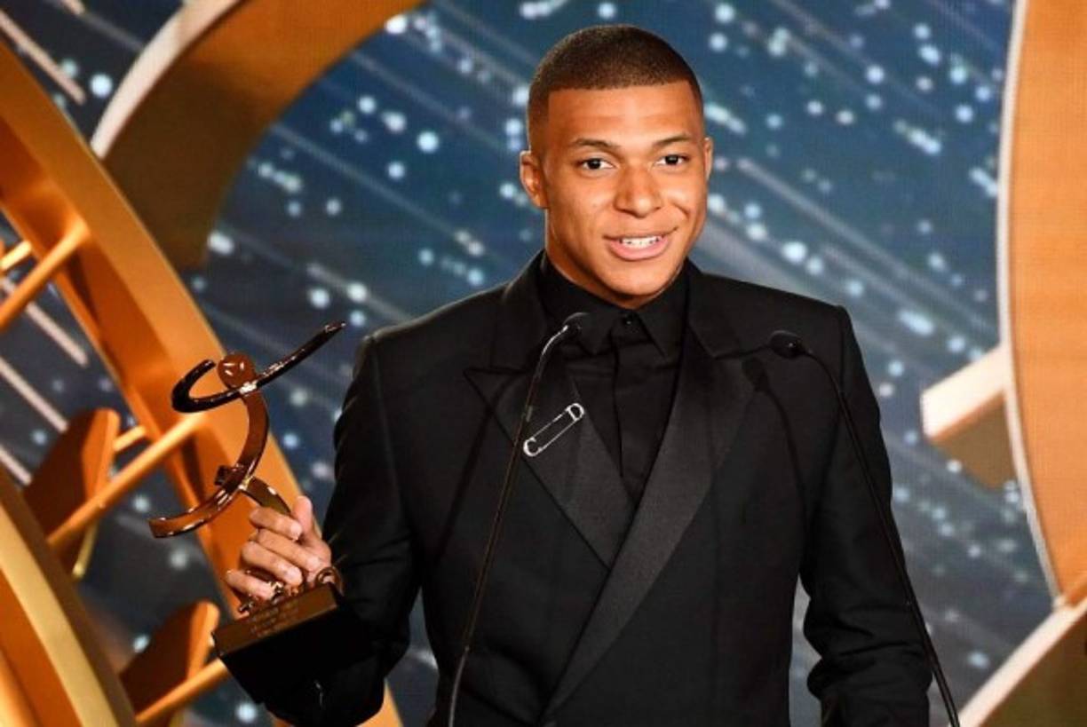 'Quizás sea el momento de tener responsabilidad, quizás sea en el PSG con gran placer o quizás en otro lugar con un nuevo proyecto', dijo Mbappé el pasado domingo al ser elegido como el mejor jugador de la Liga de Francia.