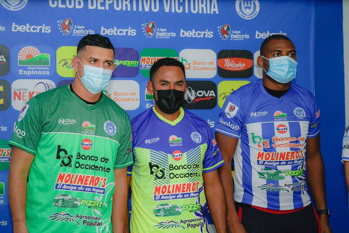 Harold Fonseca, José Tobías e Hilder Colón fueron presentados como refuerzos de Victoria.