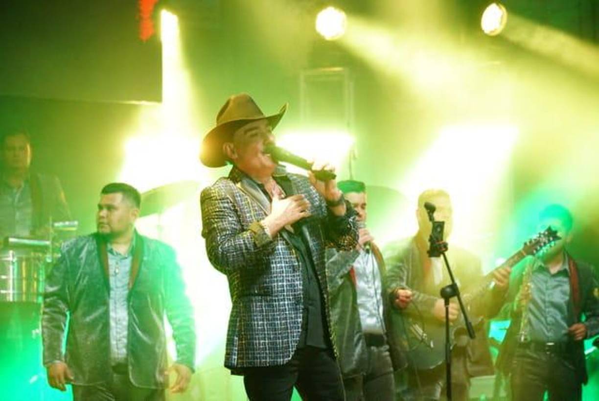 El Chapo se presentó en el Campo AGAS, en el marco de la Feria Juniana 2022 de San Pedro Sula. Fotografía: La Prensa / Amílcar Izaguirre