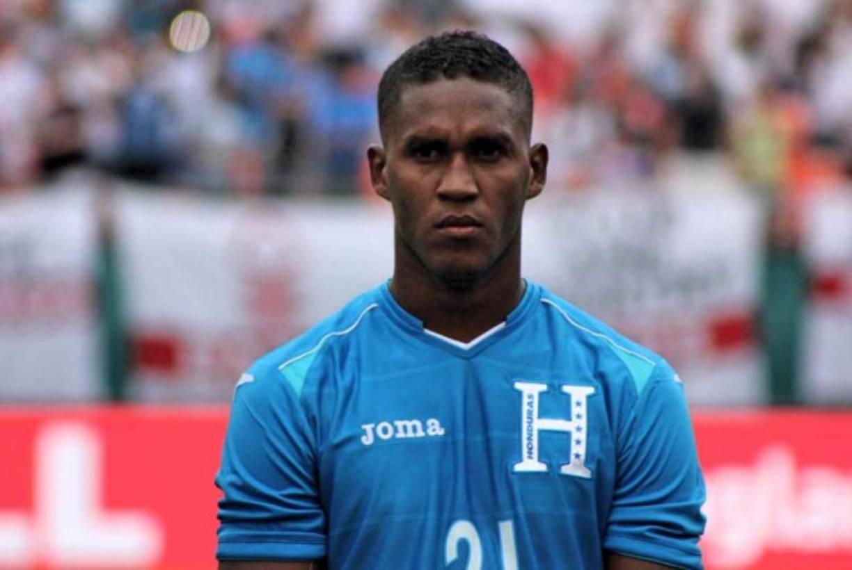 Brayan Beckeles: Será el lateral por la banda derecha. En estos momentos no tiene equipo, el Necaxa le dio de baja.