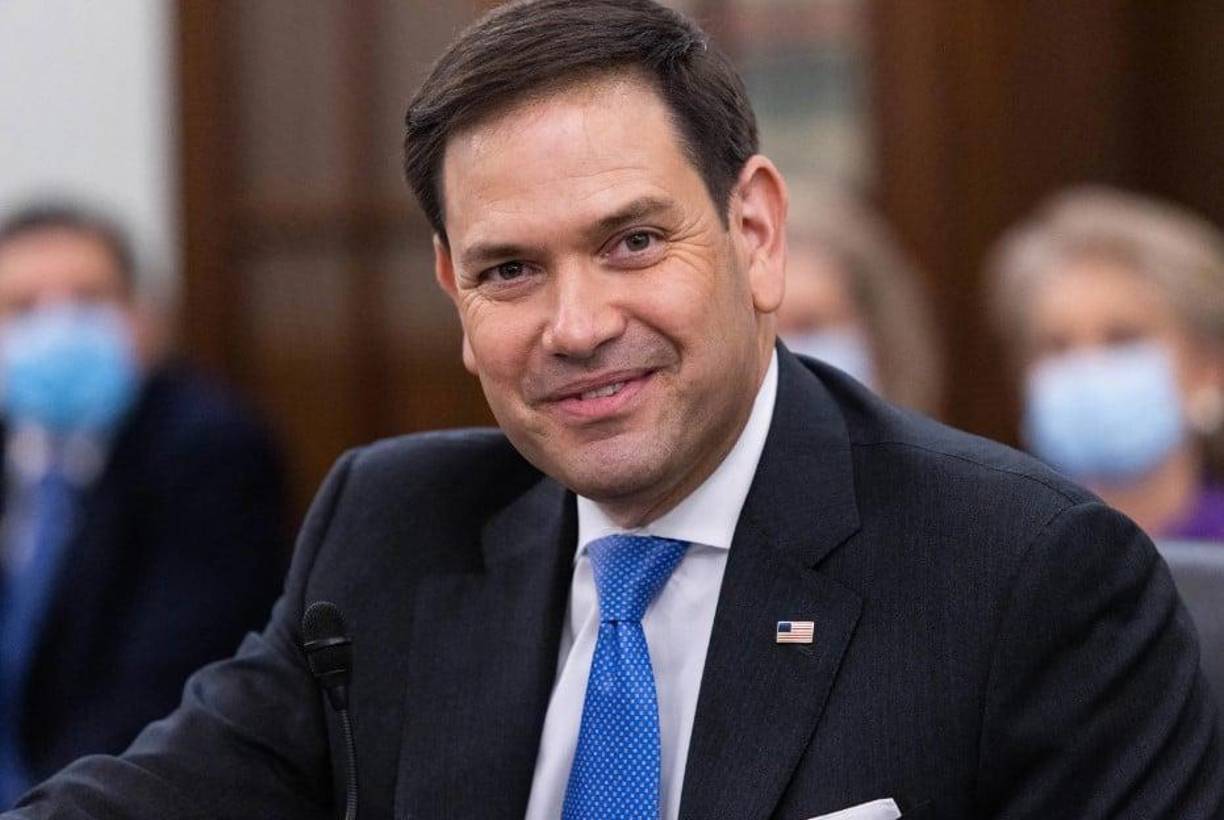 Mientras, la campaña del presidente electo empezó este miércoles a debatir en serio posibles nombres para conformar su equipo de gobierno, con el senador republicano Marco Rubio entre los favoritos para convertirse en secretario de Estado, según el Washington Post.