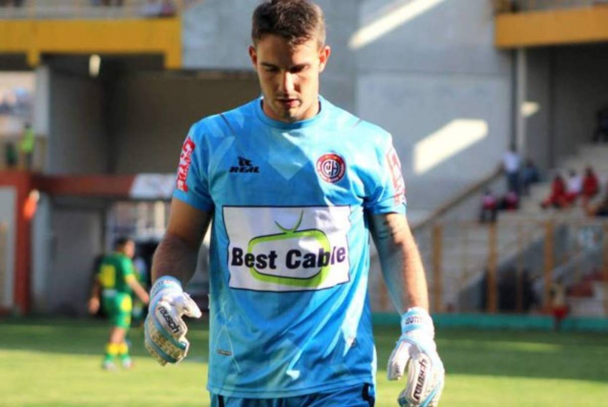 Cristian Blanco: Portero argentino de 25 años de edad que ha sido fichado por el Olancho Fc de la segunda división. Llega procedente del Naples United de Estados Unidos.