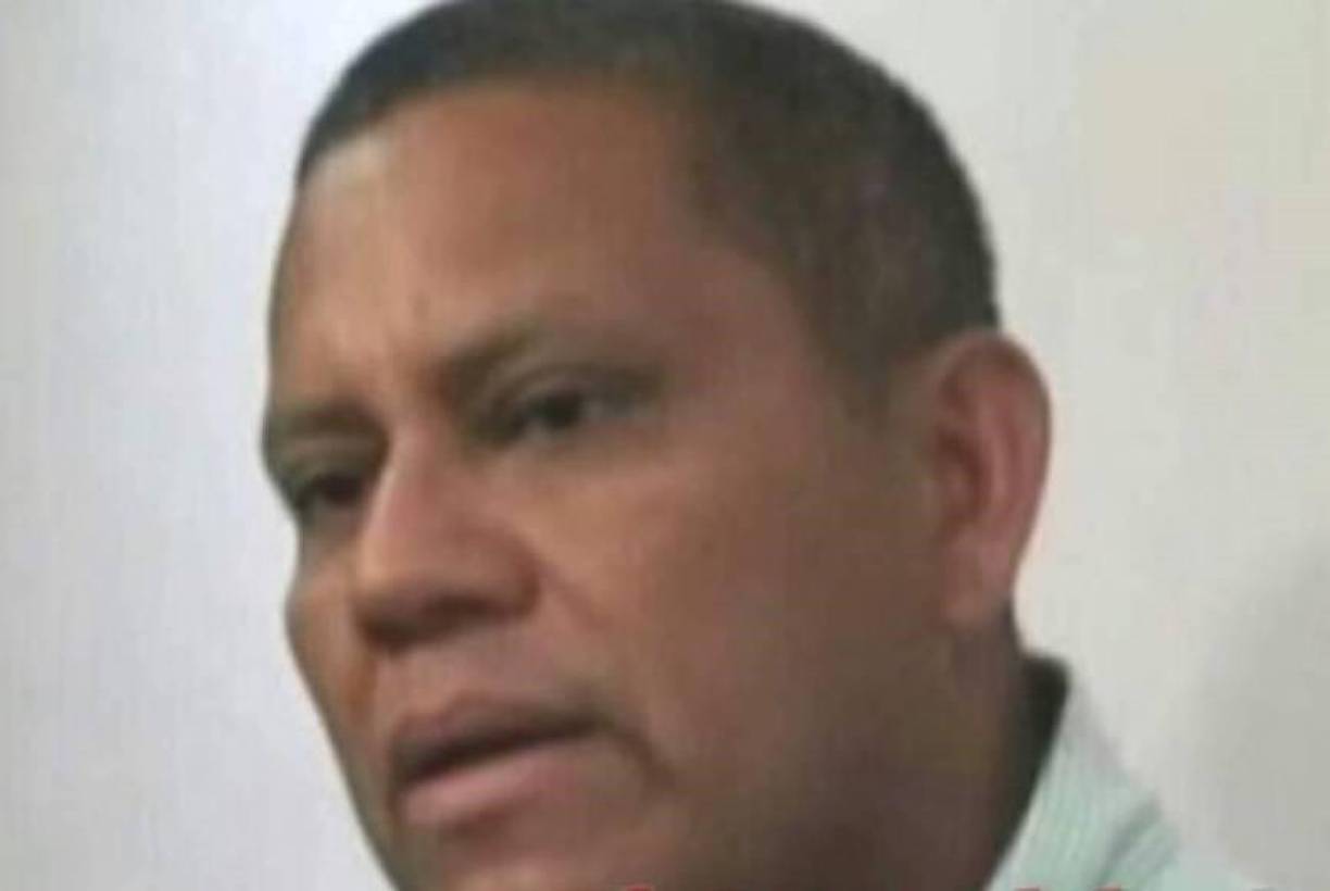 A pesar de actuar <b>pro se</b> (sin representación legal), Fuentes Ramírez logró que su solicitud no fuera descartada por falta de méritos. 