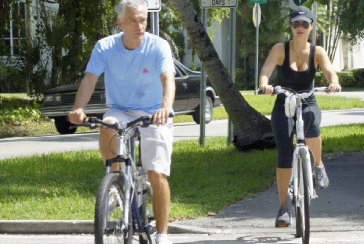 Jorge Ramos y Chiquinquirá Delgado comenzaron a salir a principios de 2011, luego de que ambos terminaran con sus respectivas parejas.