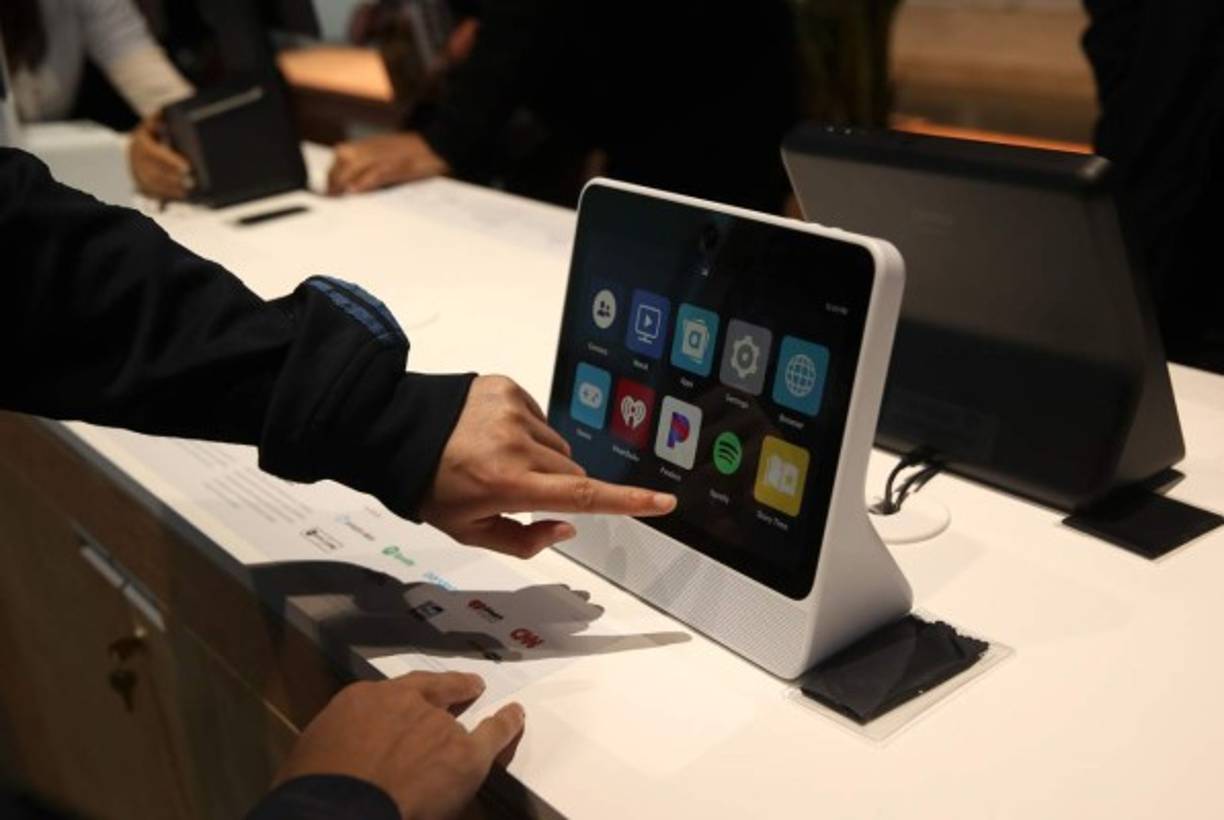 Facebook aprovecha la conferencia para mostrar al público sus nuevos productos de consumo.