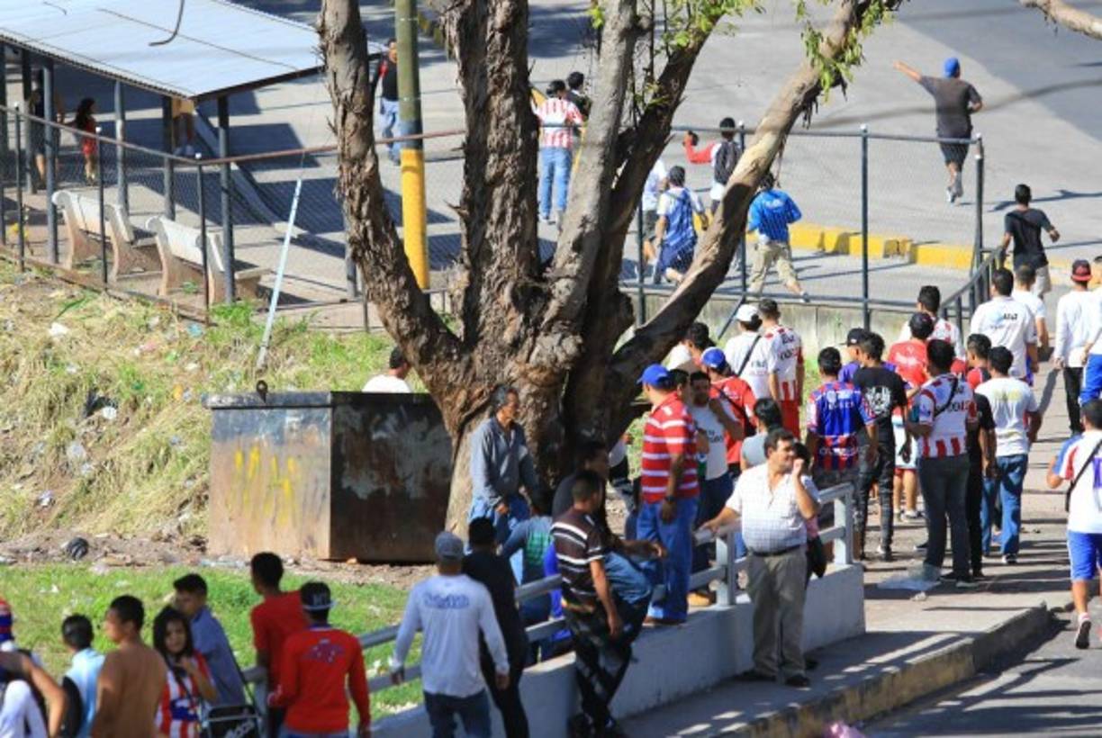 Barra del Olimpia nuevamente involucrado en enfrentamiento.