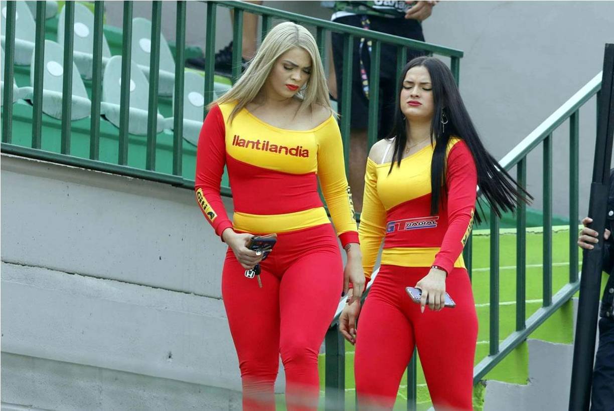 Estas bellas chicas se robaron la atención de los presentes con su hermosura.