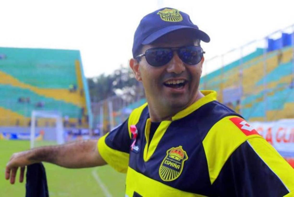 Fuad Abufele: El presidente del Real España adelantó en el programa Acontecer Deportivo que al club aurinegro estarán llegando tres futbolistas colombianos que serán sometidos a un período de prueba. Uno será defensa central y dos atacantes.