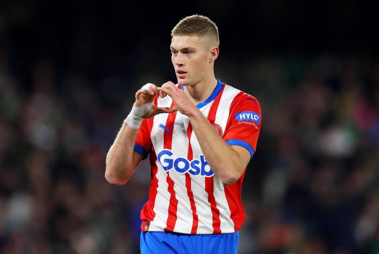 ¡Dovbyk al Atlético de Madrid! Se ha dado la bomba colchonera que consigue cerrar el fichaje por 35 millones fijos más 5 en variables por el delantero ucraniano del Girona. El atacante llega para sustituir a Morata.