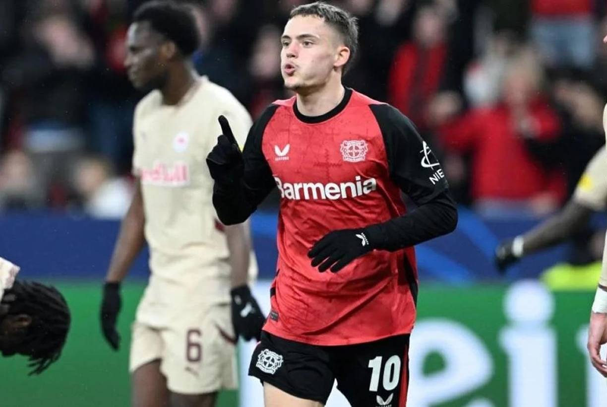 Florian Wirtz marcó dos goles para el triunfo del Bayer Leverkusen 5-0 sobre el RB Salzburgo.