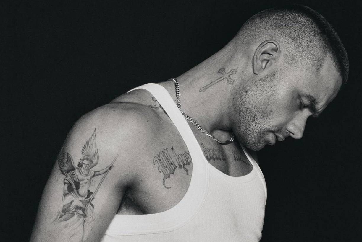 Si bien los fanáticos del difunto cantante no están invitados al funeral, se espera que miles de personas se alineen en las calles de Wolverhampton mientras el aute fúnebre pasa por la ciudad. Tras la trágica noticia, los fanáticos del cantante lanzaron una petición pidiendo legislación para proteger la salud mental de los artistas de la industria del entretenimiento.