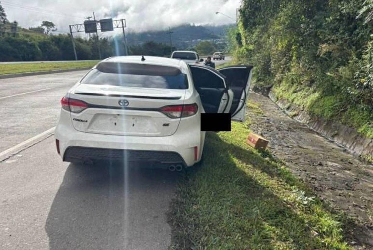 En la escena del crimen no se encontraron casquillos de bala. Según forenses, los cuerpos presentaban signos de haber sido torturados hasta morir. 
