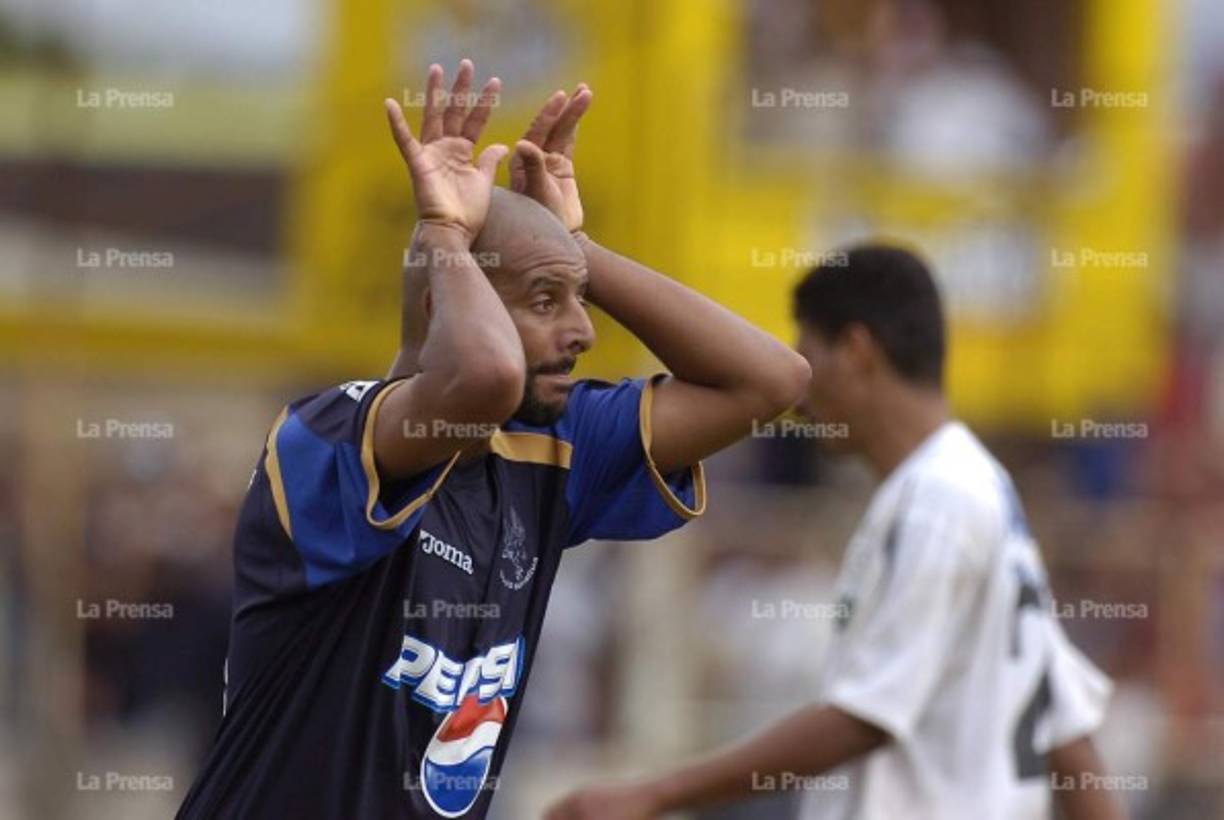 Pedrinho también jugó en Motagua y sus goles los festejaba al estilo conejo. 'Partió por medio de una ahijada, ella tenía tres años en aquel entonces y me hizo un pedido, que festejara como conejo y me lo enseñó', confesó.