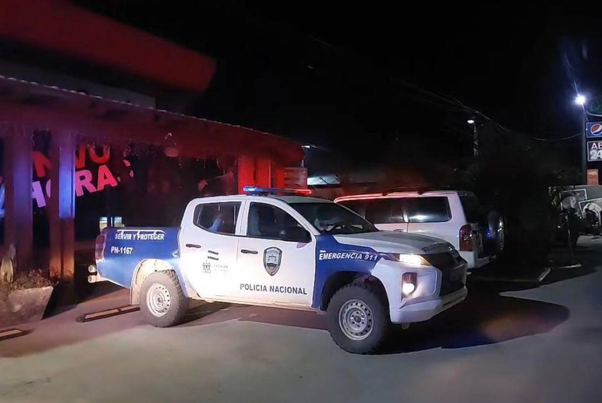 En el ataque criminal murió, además, Daniel Valle Hernández, tío del Roger Luna, informaron medios locales. 