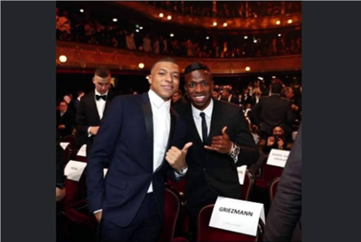 Vinicius y Mbappé en la ceremonia del Balón de Oro 2019.