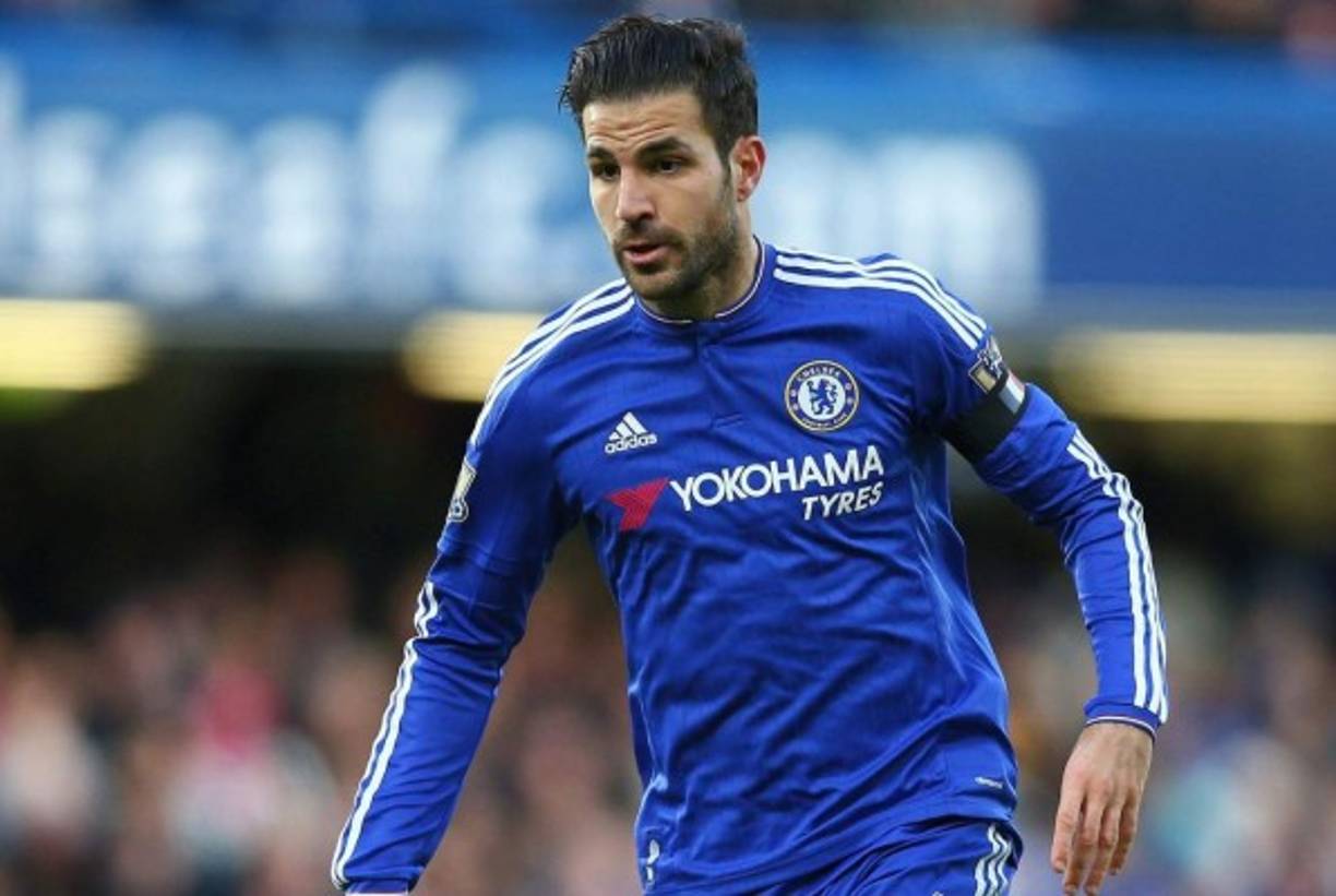 Cesc Fábregas estaría en la órbita de la Juventus, según Tuttosport. Al casting de medios que la 'vecchia signora' baraja para suplir la marcha de Paul Pogba se añade la posibilidad de hacerse con los servicios del mediocentro español del Chelsea.