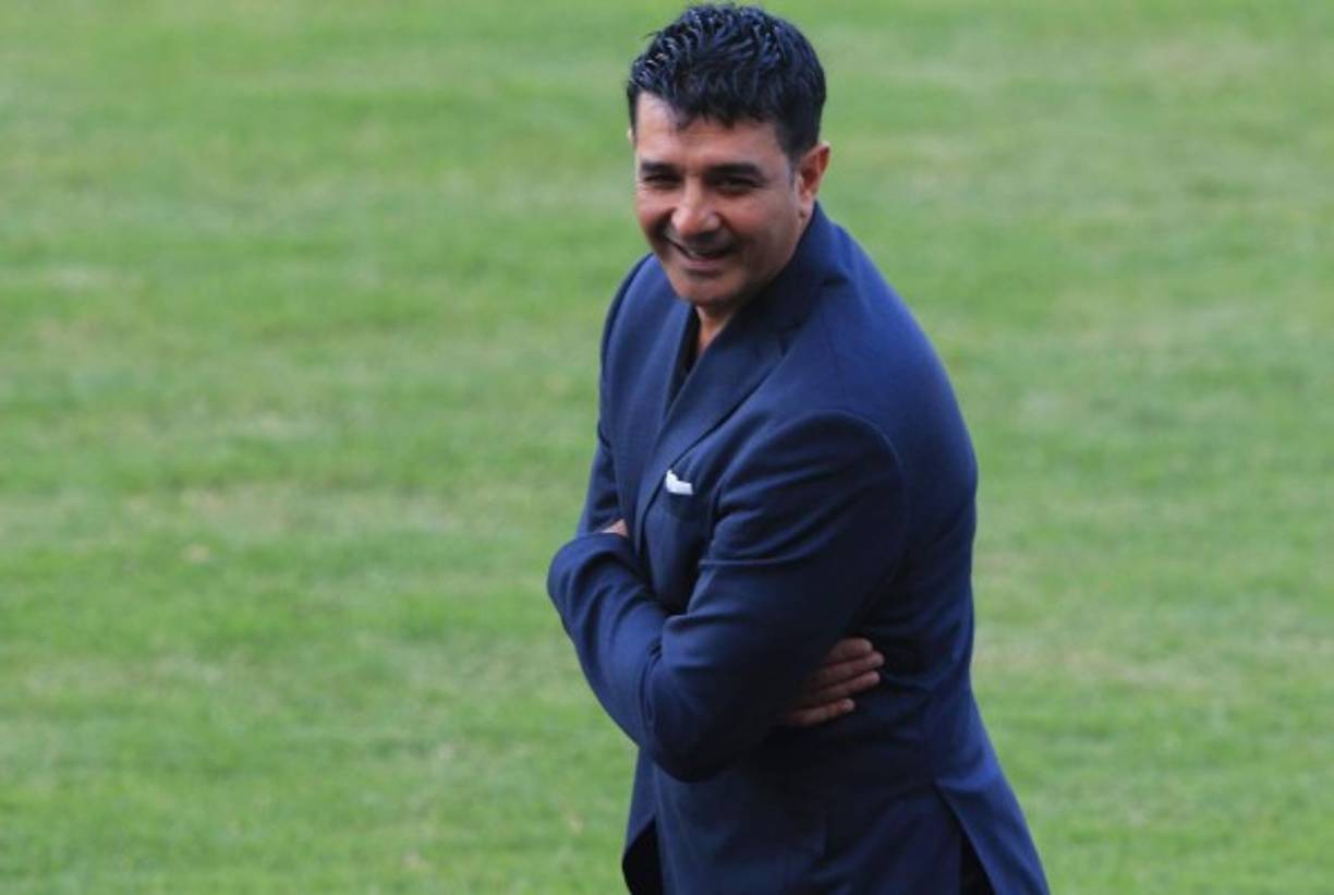 Diego Vázquez: Tras ser bicampeón con Motagua, al entrenador argentino se le terminó el contrato pero la dirigencia de los azules confirmó que lo van a renovar en los próximos días .