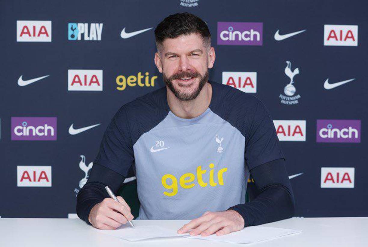 El Tottenham anunció el miércoles la renovación de su portero, Fraser Forster, quien extendió su contrato hasta el 2025.
