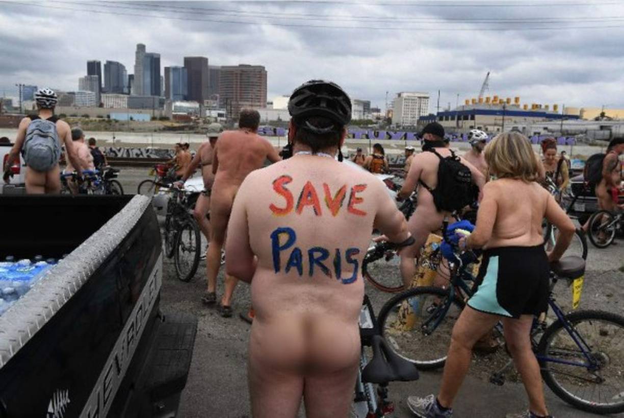 La rodada nudista (WNBR, por sus siglas en inglés) es un paseo en bicicleta desnudo (opcional), en el que los participantes se reúnen y viajan juntos en masa en el transporte impulsado por personas (la mayoría en bicicletas, pero algunos en patinetas y patines).<br/>