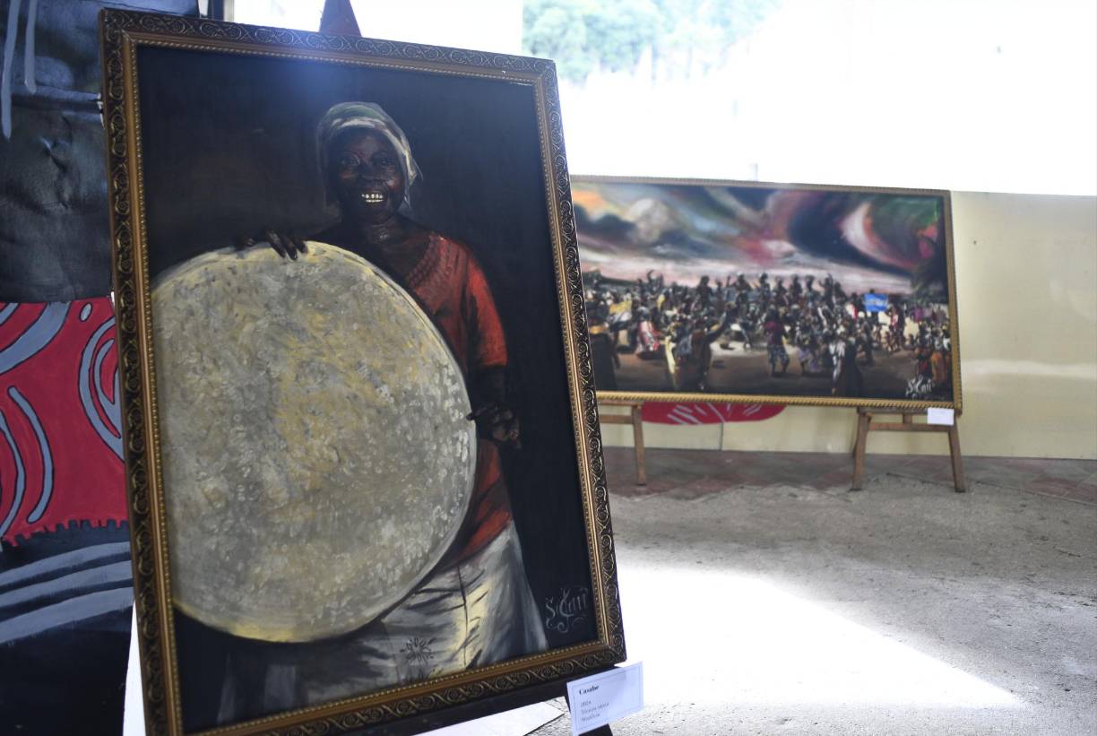 Desde niño, Stanley Banegas se ha interesado por la cultura garífuna, especialmente en la música. Poco a poco se sumergió en la cultura, entonces tomó la iniciativa de hacer un interpretación de esas riquezas culturales de este pueblo.