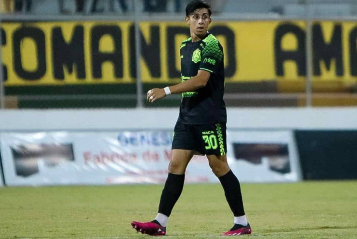 Yostin Obando es el hermano de Emily. El chico jugó en su momento en la Liga Nacional con el Olancho FC y Motagua, hoy forma parte de la segunda división del balompié catracho. 
