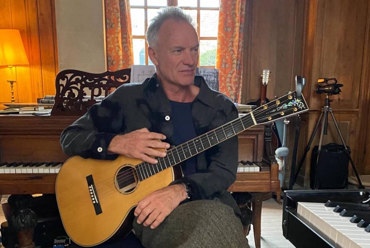 <b>STING</b>La canción ‘August Winds’ de Sting es una meditación introspectiva sobre la soledad, el paso del tiempo y la búsqueda de significado en la vida. Desde el inicio, la letra nos sitúa en un escenario marítimo, donde los vientos de agosto marcan el inicio de un ciclo natural.