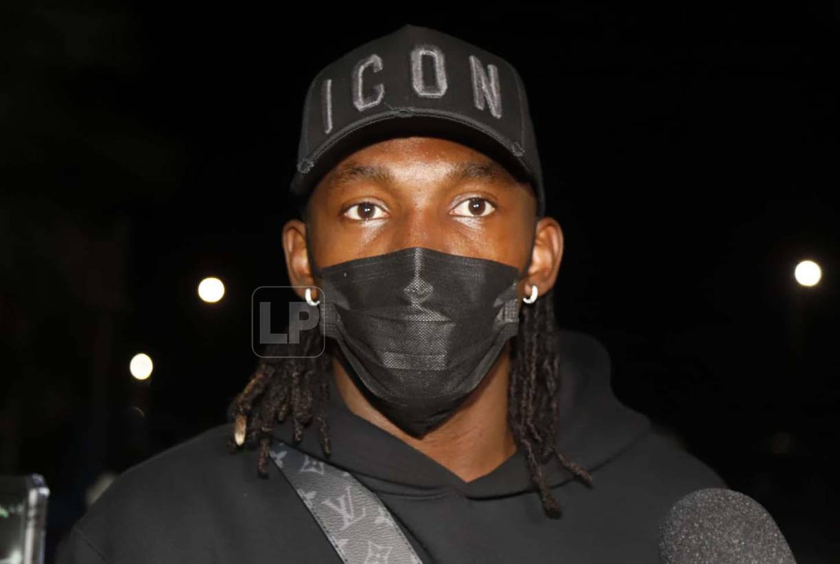 Alberth Elis señaló que por ahora el FC Girondins de Burdeos no ha podido adquirir su ficha; el catracho está cedido a préstamo por parte del Boavista. “.Si se hace la compra el equipo lo hará oficial, mientras tanto estoy tranquilo, tratando de dar lo mejor”, indicó.