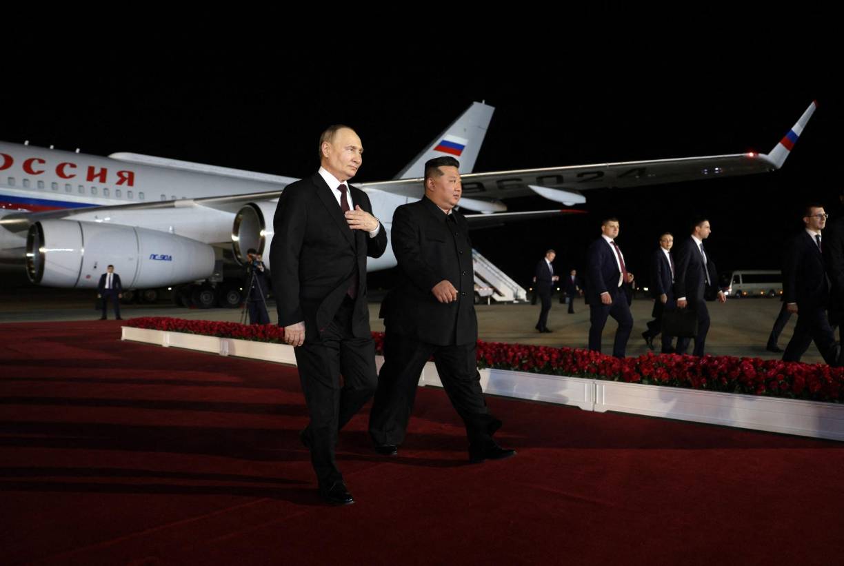 El presidente ruso, Vladímir Putin, llegó hoy a Corea del Norte, donde se reunió con el líder del régimen comunista norcoreano, Kim Jong-un, en su primera visita de Estado a este país desde el año 2000.