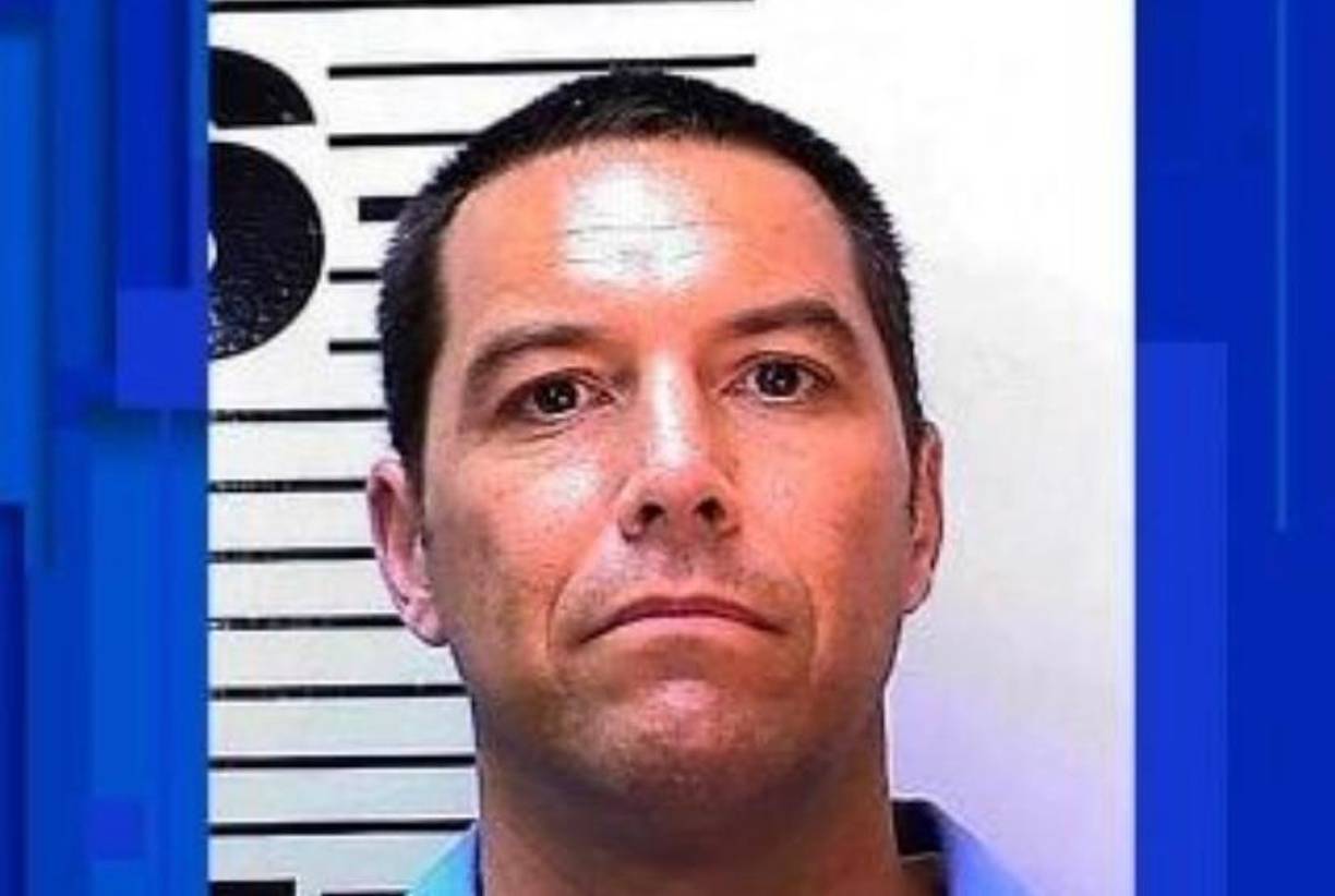 Asesinó a su esposa embarazada para huir con su amante y busca salir de prisión