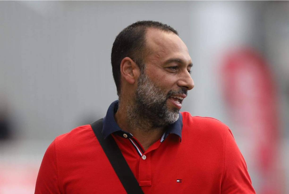 El exjugador brasileño Fabio de Souza, leyenda del Olimpia, asistió al estadio Nacional Chelato Uclés para ver el clásico ante Marathón.