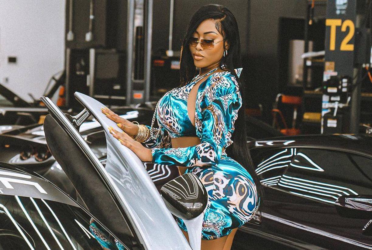 Mills subió decenas de tuits haciendo referencia a que, en los últimos tiempos, ayudó a Zion a ponerse en forma tras estar ausente casi toda la última temporada de la NBA y también volvió a apuntar sobre las múltiples relaciones que mantendría el jugador con otras mujeres.