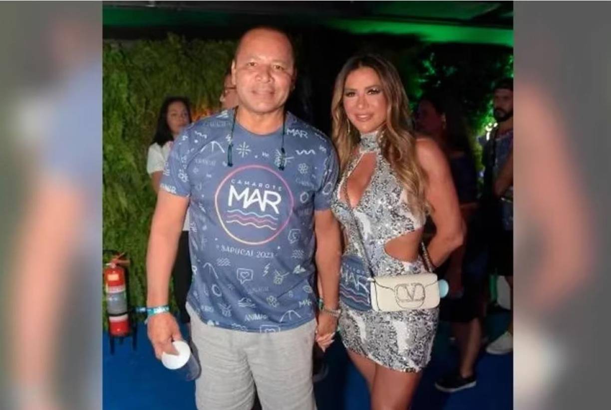 Neymar da Silva, quien llegó el pasado domingo a un palco del Sambódromo da Marquês de Sapucaí, ubicado en Río de Janeiro, y apareció junto a Mariane Bernardi Santos.