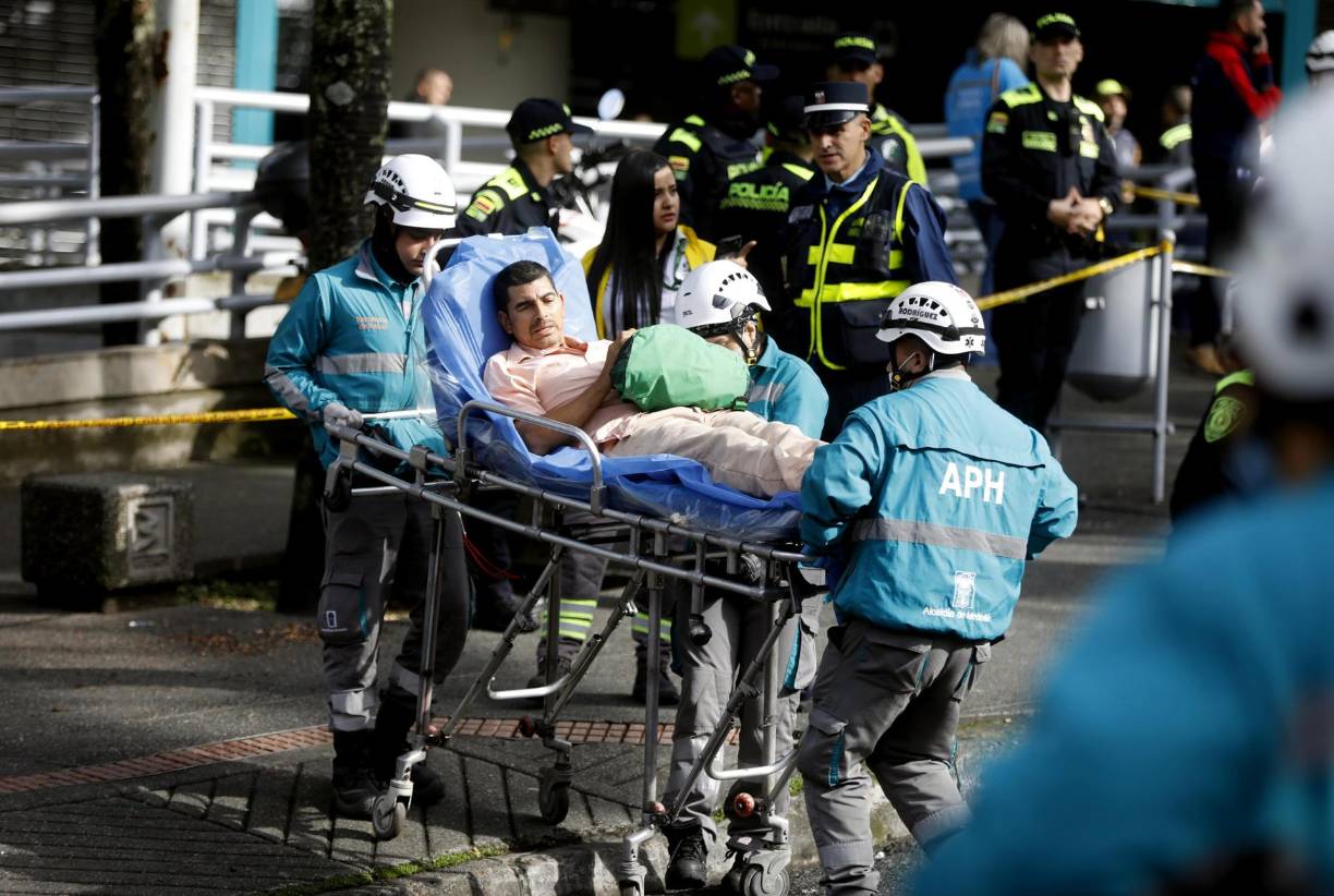 Los heridos fueron trasladados a hospitales de la zona.