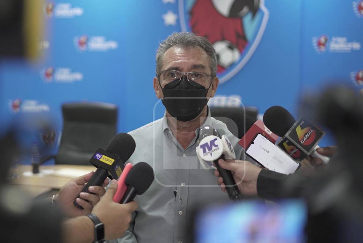 Fue el propio Wilfredo Guzmán, presidente de la Liga Nacional, el que reveló que se podrían tener 12 clubes en la primera división del fútbol hondureño: “Recordemos que el equipo que descienda tiene que esperar un año para poder ser invitado, pero tiene la potestad la Asamblea de la Liga de poder hacer la modificaciones que correspondan y el derecho que al Platense se le pueda invitar y un equipo de segunda división que se harán los análisis y ver cuáles serían los requisitos que ese club pueda aspirar a la categoría”, dijo.