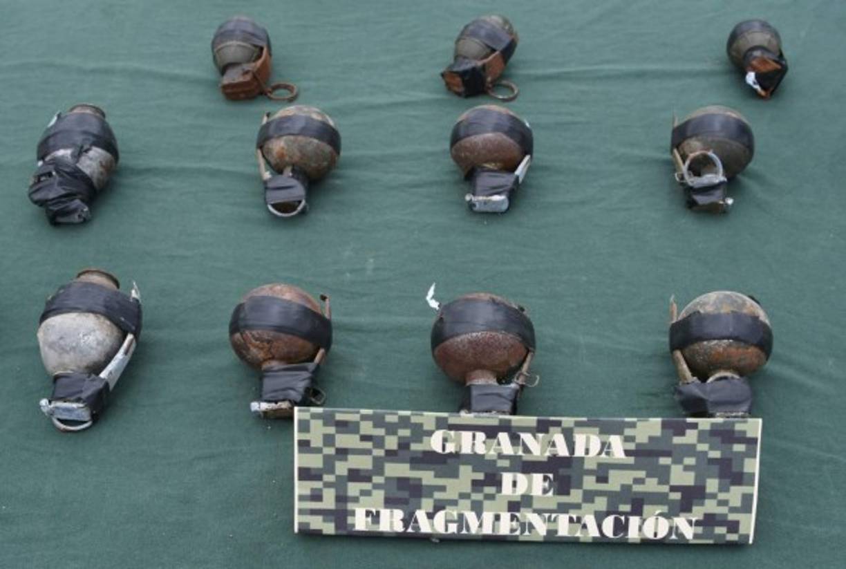 Los reos, muchos de las pandillas Barrio 18 y Mara Salvatruchua (MS-13), fueron trasladados de hacinadas cárceles consideradas 'bombas de tiempo' y desde donde dirigían asesinatos múltiples, a sicarios, narcotráfico, extorsiones y otros delitos.