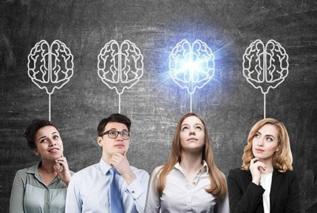 En realidad no existe tal cosa como tener una buena personalidad de manera objetiva. A todos les gustan distintos tipos de personas. La clave es desarrollar una personalidad de la que te puedas sentir orgulloso y seguro.