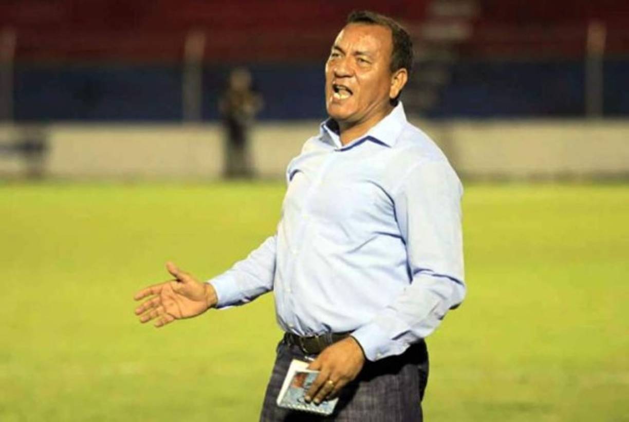 Carlos Tábora: El entrenador interino de la selección de Honduras le dio sus votos a Modric, Mbappé y Griezmann, decidió no escoger a Messi y Cristiano Ronaldo.