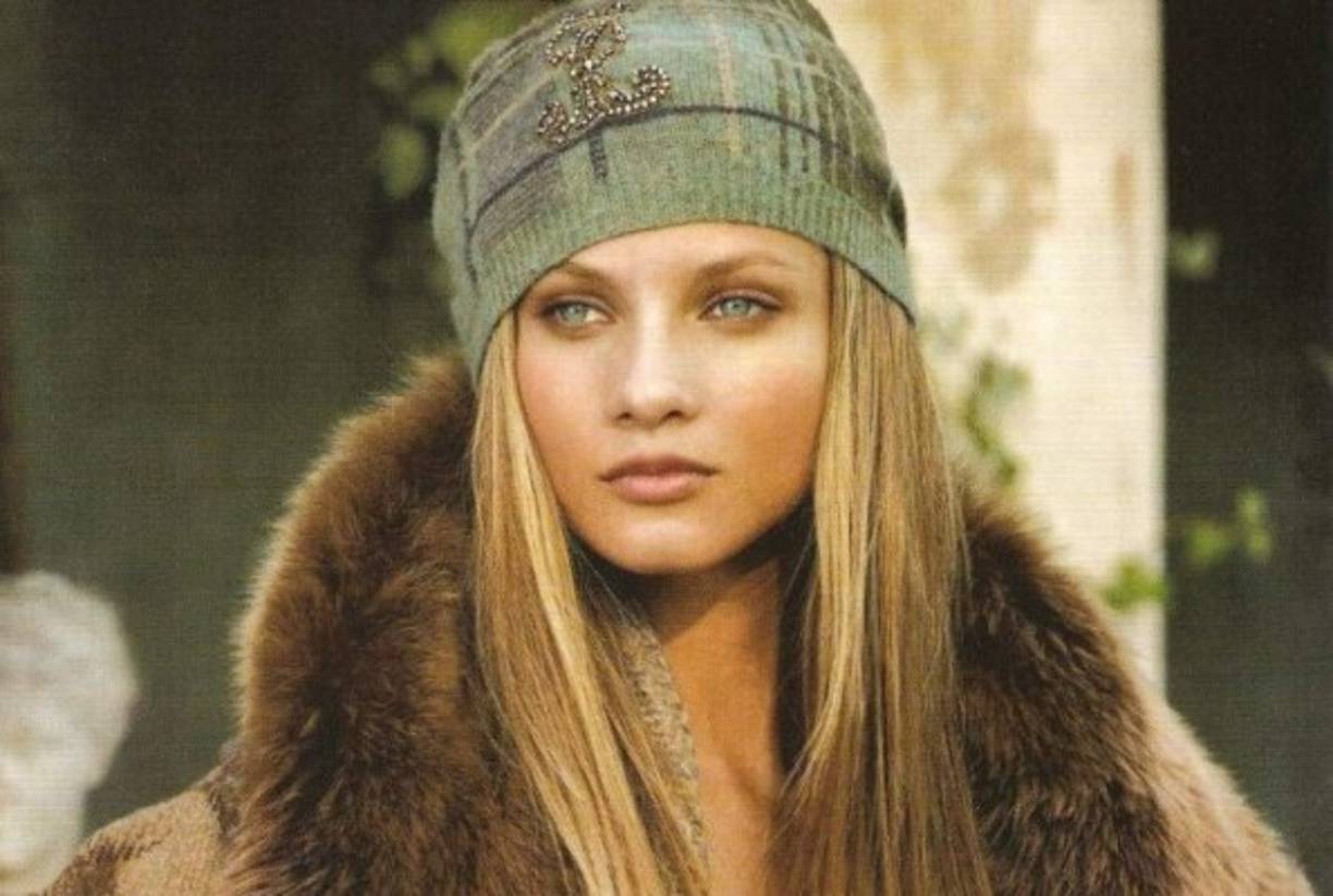 Las mujeres de Varna, Bulgaria, físicamente parecidas a las mujeres rusas y ucranianas: de gran altura, blancas, con cabello oscuro y ojos claros. Bulgaria no es un destino turístico tan popular en Europa, pero es hogar de hermosos paisajes y bellas mujeres.