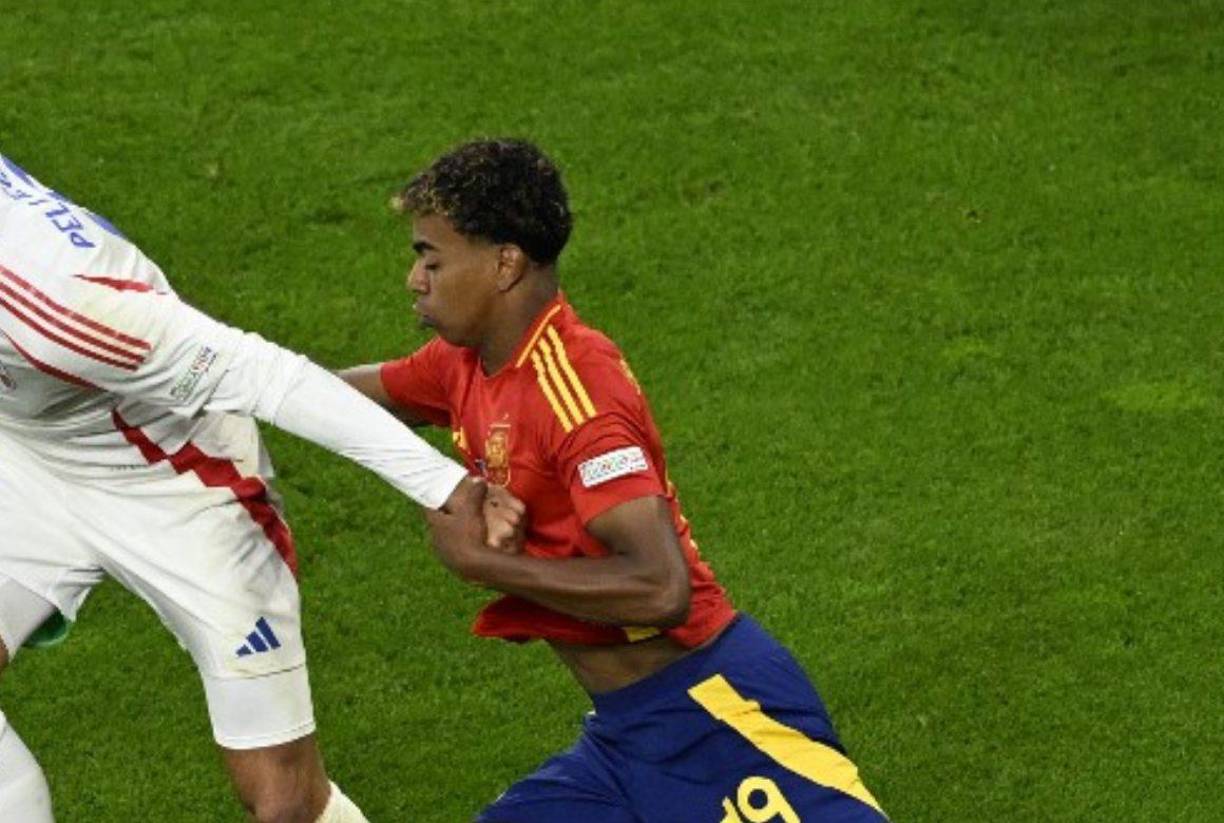 Lamine Yamal, joven que milita en el FC Barcelona, puede ser culpable de provocar una sanción en contra de la selección de España en la Eurocopa 2024 .