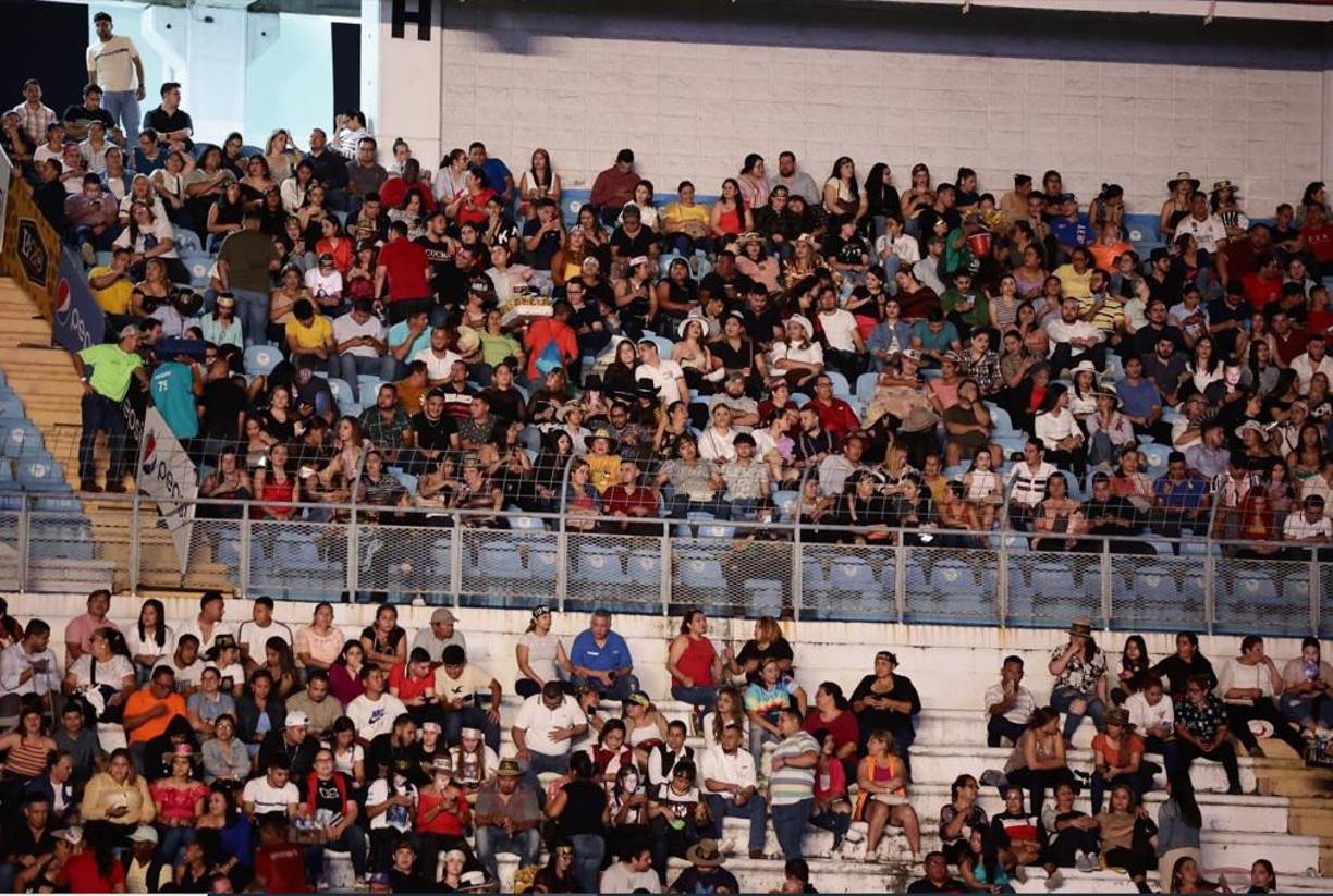 El artista mexicano Marco Antonio Solís regresa a tierras catrachas para deleitar a miles de hondureños con su amplio repertorio musical.