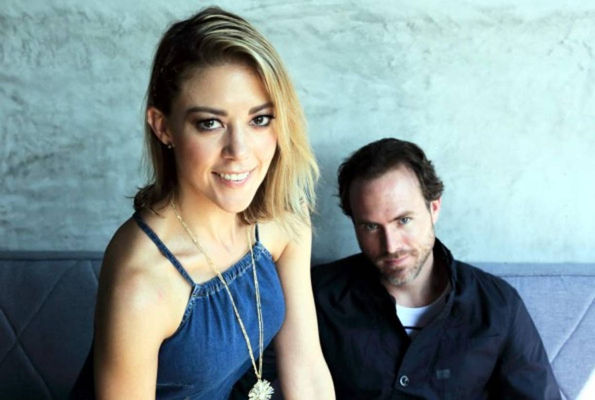 Fernanda afirma que se siente cuidada, admirada e impulsada por el hombre de sus sueños. 'Creo que hemos hecho un gran equipo tanto profesional como sentimentalmente. He encontrado un hombre súper trabajador y positivo. A su lado siempre encuentro un camino de luz, la verdad me siento muy bendecida por la pareja que tengo', dijo la actriz a la revista Hola.