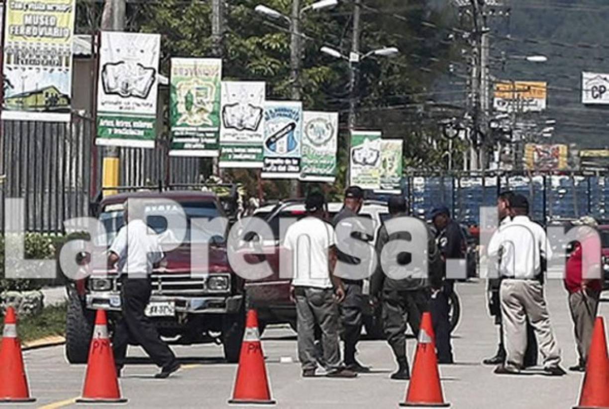 <br/>Las autoridades reconocieron el cadáver de José alexander amaya Bautista dentro de su auto que quedó estacionado en la calle frente al estadio Humberto Micheletti en la colonia Patty de El Progreso.