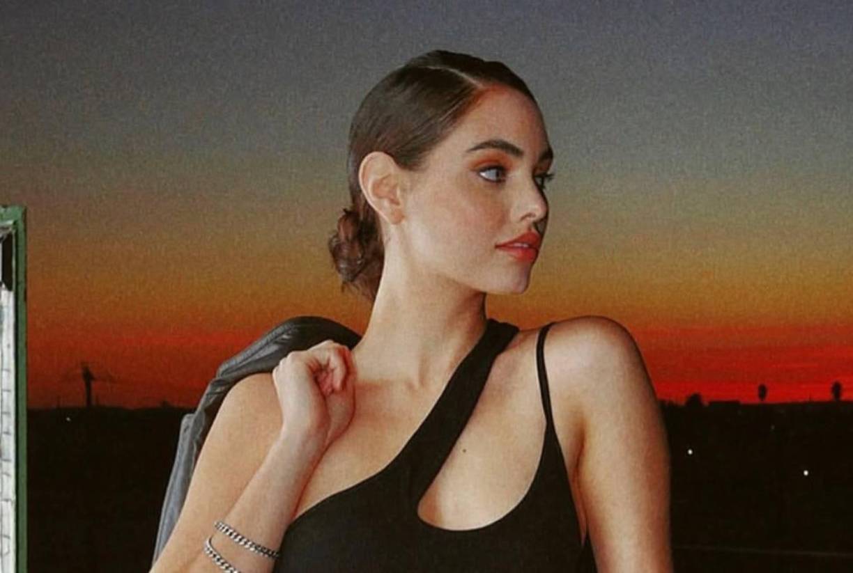 La bella chica se dejó ver en los últimos días con portero de forma amorosa. 