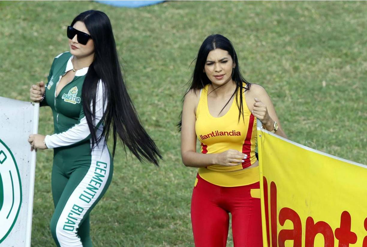 Bellas edecanes estuvieron sobre la grama del estadio Yankel Rosenthal.