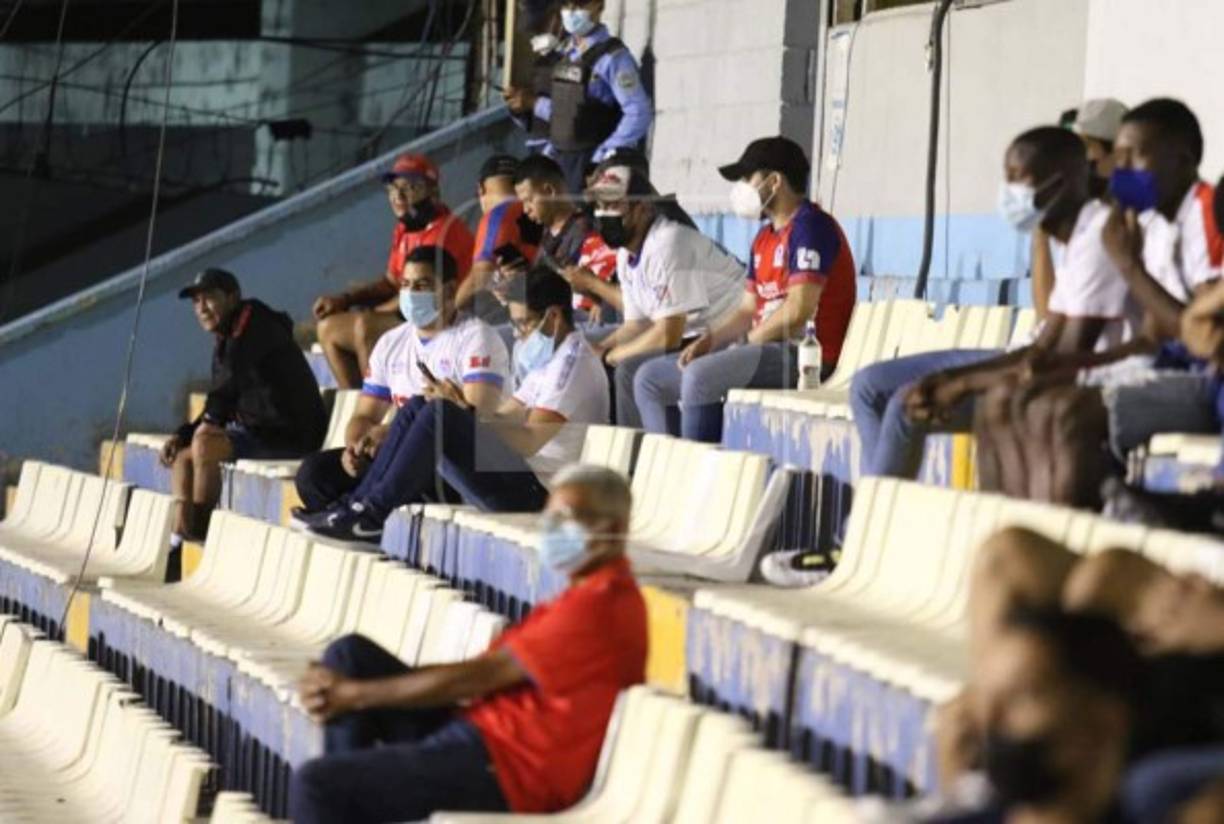 Algunos futbolistas y directivos llevaron a familiares en la final de liguilla.
